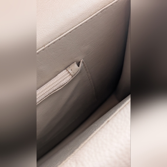 FERRAGAMO vintage Off White Shoulder Bag - Picture 14 of 16